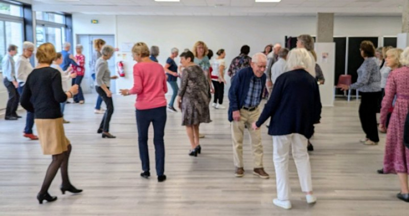 Thé dansant à Avon pour la semaine Bleue